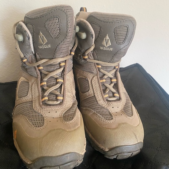 Vasque Shoes - Vasque Gray and Tan Hiking Boots